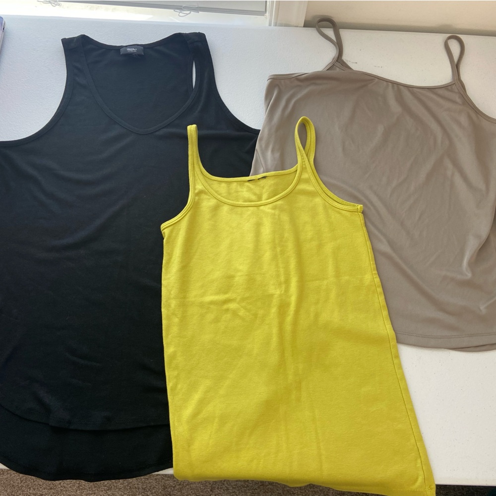 BUNDLE Mossimo no brand women’s solid colored tank tops set‎ of 3 medium